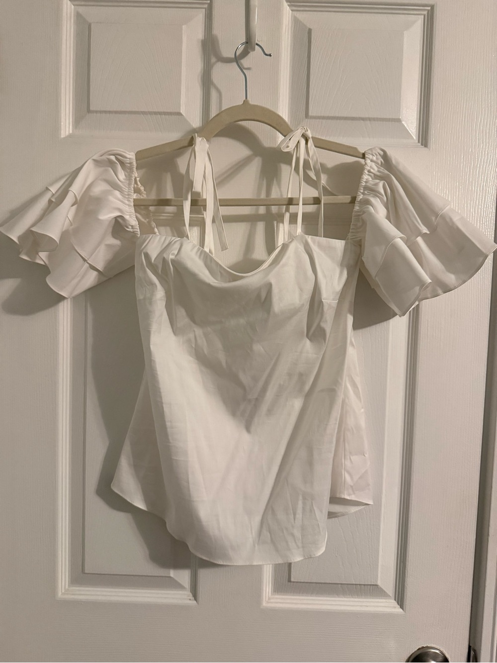 White House Black Market White Off-Shoulder Ruffle Sleeve Blouse